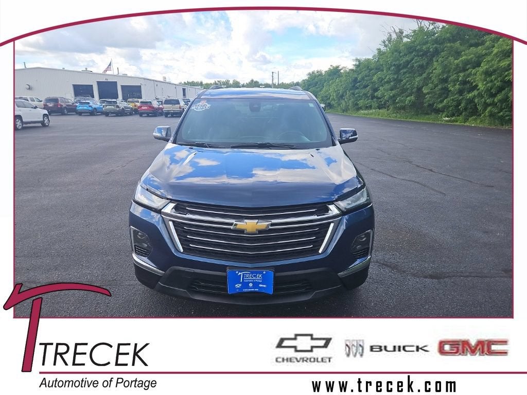 2023 Chevrolet Traverse LT Leather in Northsky Blue Metallic — front three-quarter view